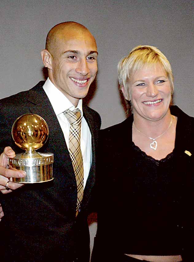 Henrik Larsson och Kristin Bengtsson är bäst på fotbollsplanen i år. Foto: Bertil Ericson/PrB