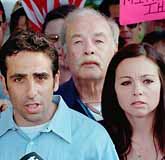 Terri Schiavos bror, syster och pappa. De kämpade länge för Terris liv. Foto: Roberto Schmidt/PrB.