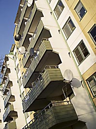 I Rinkeby är parabolantenner vanliga. Foto: Ulrika Åling/8 SIDOR