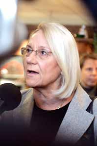 Laila Freivalds beklagade för KU att många människor fick lida för att hjälparbetet kom igång sent efter flodvågskatastrofen. Foto: Bertil Ericson/Pressens Bild