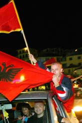 Jubel efter att Montenegro röstat ja till att bli självständigt. Foto: Visar Kryeziu/Pressens Bild