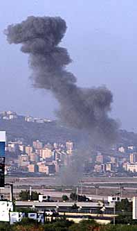 En israelisk bomb har träffat flygplatsen i Libanons huvudstad Beirut. Foto: Issam Koubaissi/PrB