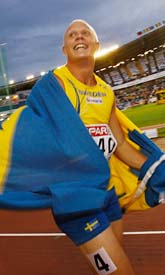 Johan Wissman var överlycklig efter loppet. Han tog sin första medalj i ett stort utomhusmästerskap. Sverige har fått en storsprinter. Foto: Pontus Lundahl/Pressens Bild