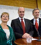 Kulturminister Lena Adelsohn Liljeroth, statsminister Fredrik Reinfeldt och handelsminister Sten Tolgfors. Foto: Janerik Henriksson/Scanpix