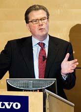 Leif Johansson vill sälja fler miljövänliga Volvo-lastbilar. Men först borde skattereglerna för bränsle ändras, tycker han. Foto: Henrik Montgomery/Scanpix