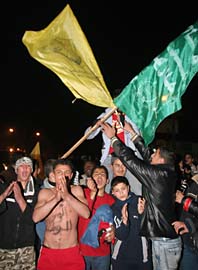 Palestinier firar sin nya regering. Foto: Scanpix