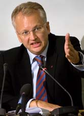 Per Nuder får inte fortsätta som socialdemokraternas ekonomi-expert. Foto: Anders Wiklund/Scanpix