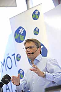 Kristdemokraternas partiledare Göran Hägglund tycker att Sverigedemokraterna skyller problemen i Sverige på invandrarna. Foto: Janerik Henriksson/Scanpix
