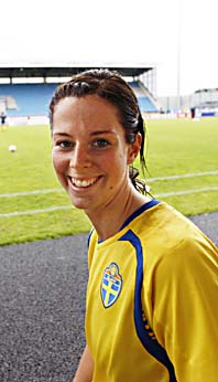 Lotta Schelin var inblandad i båda målen när Sverige vann mot Norge i fotboll. Foto: Lise Åserud/Scanpix
