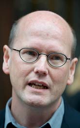 Thomas Östros gillar inte regeringens planer. Foto: Anders Wiklund/Scanpix