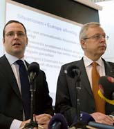 Finansminister Anders Borg och finansmarknadsminister Mats Odell. Foto: Anders Wiklund/Scanpix