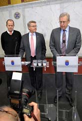 Mats Odell berättar att staten blir ägare av banken Carnegie. Foto: Fredrik Sandberg/Scanpix
