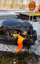 Många bilar åkte av vägen i ovädret. Foto: Johan Nilsson/Scanpix.