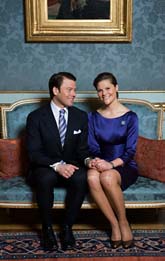 Daniel och Victoria berättade om förlovningen på slottet i Stockholm på tisdagen. Foto: Henrik Montgomery/Scanpix.