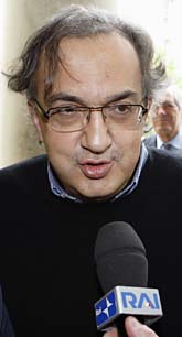Fiats chef Sergio Marchionne funderar på att köpa både Saab och Opel. Foto: AP/Michael Sohn/Scanpix