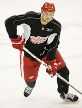 Nicklas Lidström får spela en ny final. Foto: AP/Paul Sancya/Scanpix