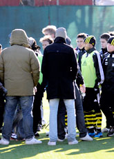 Fotbolls-fans från Hammarby hotade spelare i AIK. Foto: Tomas Oneborg/Scanpix