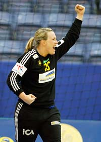 Cecilia Skagerstam jublar efter segern. Hon gjorde en jättematch i målet. Foto: Gorm Kallestad/Scanpix