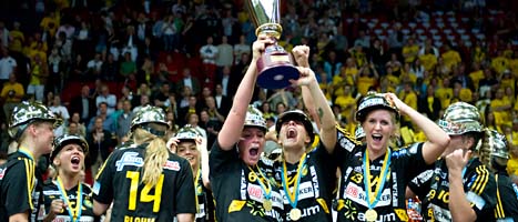 Sävehofs damer jublar över SM-guld. Foto: Björn Larsson Rosvall/Scanpix