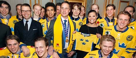 Guldlaget fick träffa prinsessan Victoria och prins Daniel på Slottet.
Foto: Fredrik Persson/Scanpix