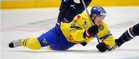 Tre Kronor har förlorat många matchen inför VM. På tidsdagen förlorade laget med 3-2 mot USA. Foto: Jessica Gow/Scanpix.
