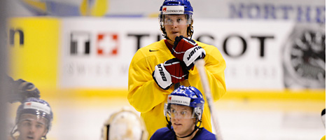 Nicklas Bäckström vill gärna vinna VM-guld med Tre kronor. Foto: Claudio Bresciani/Scanpix