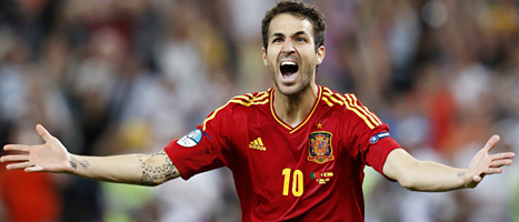 Cesc Fabregas jublar efter sitt segermål. Foto: Jon Super/Scanpix