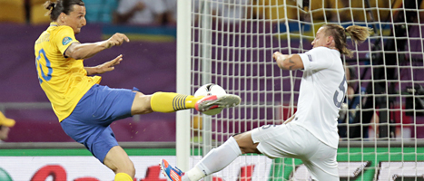 UEFA tycker att Zlatan var en av de bästa spelarna i fotbolls-EM. Dessutom röstades hans mål mot Frankrike fram som mästerskapets bästa. FOTO: Ivan Sekretarev/SCANPIX