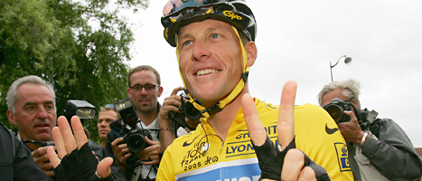 Cyklisten Lance Armstrong får aldrig tävla mer och han måste lämna tillbaka alla pris han har vunnit. Foto: Alessandro Trovati/Scanpix.
