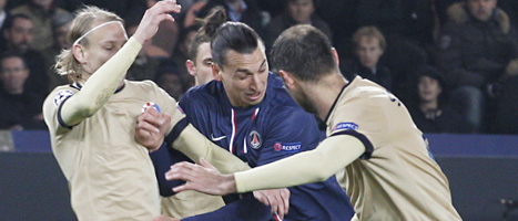 Zlatan spelade fram till fyra mål i PSGs match mot Zagreb i Champions League i fotboll. Foto: Jacques Brinon/Scanpix.