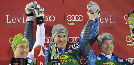 Två svenskar på prispallen i slalomtävlingen i Finland. 
André Myhrer vann och Jens Byggmark blev trea.
Foto: Markku Ulander/Scanpix