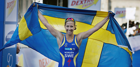 Lisa Nordén vann VM och blev tvåa i OS i triathlon under året. Nu har fått Sveriges finaste idrottspris, bragdguldet. Foto: Scanpix.