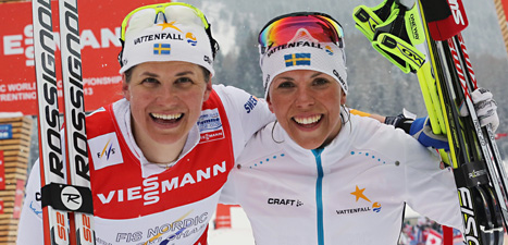 Charlotte kalla och Ida Ingemarsdotter  tog VM-silver i damernas lagsprint. Foto: Armando Trovati/Scanpix.