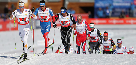 Daniel Richardsson i ledning på stafettens första sträcka. Foto: Matthias Schrader/Scanpix

