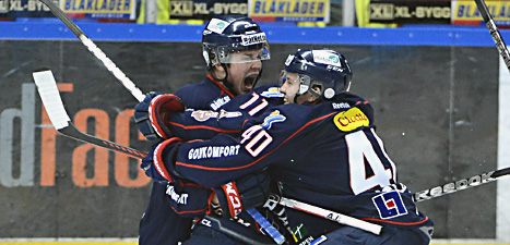 Linköpings spelare jublar över segern mot HV 71. Foto: Claudio Bresciani/Scanpix.