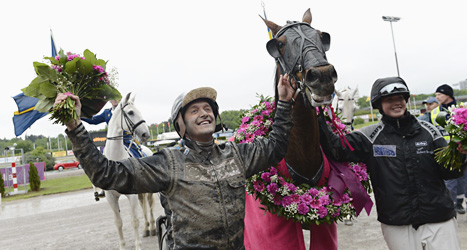 Hästen Nahar vann travtävlingen Elitloppet. Robert Bergh körde Nahar.
Foto: Maja Suslin/Scanpix.