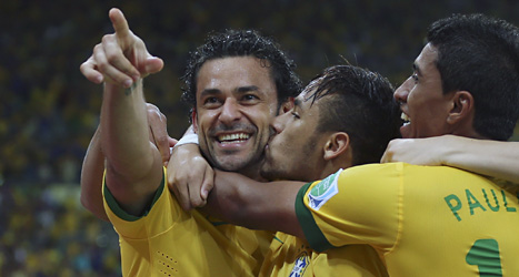 Brasiliens spelare firar efter ett mål i finalen mot Spanien.
Foto: Andre penner/Scanpix.