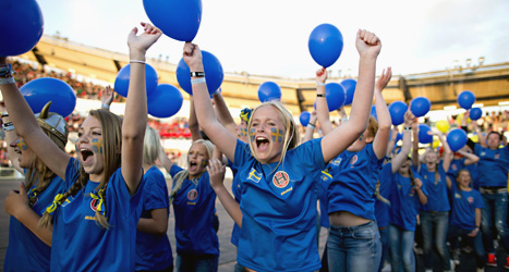 Glada ungdomar på invigningen av Gothia Cup i Göteborg. Foto: Adam Ihse/Scanpix.