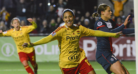 Christen Press gjorde båda målen när Tyresö vann mot PSG från Frankrike. Foto: Bertil Enevåg/TT