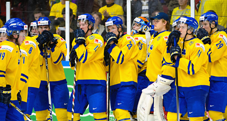 Svenska spelare deppar efter förlusten mot Finland i VM-finalen.
Foto: Ludvig Thunman/TT.