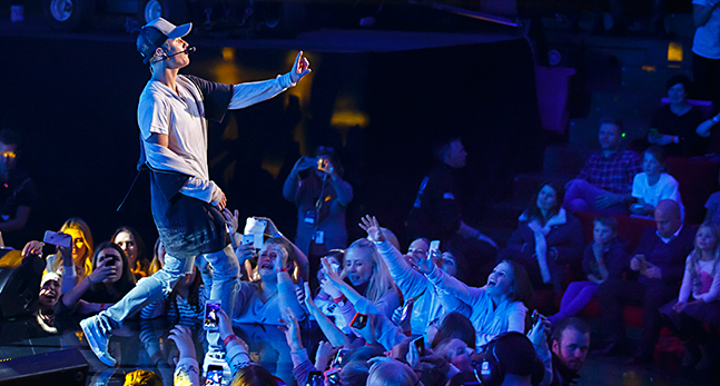 Justin Bieber på scenen. Foto: Heiko Junge / NTB