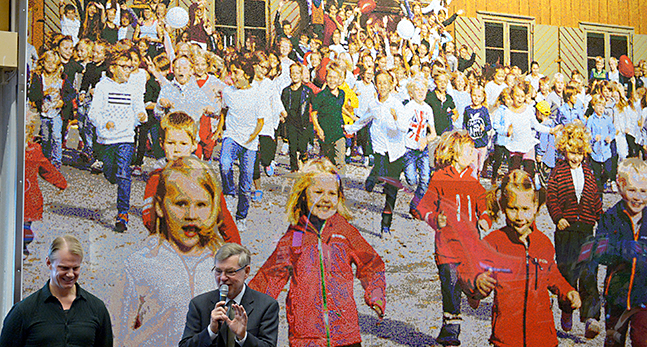 Världens största pärlplatta.