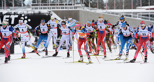 Starten på damernas 10 km i fristil.