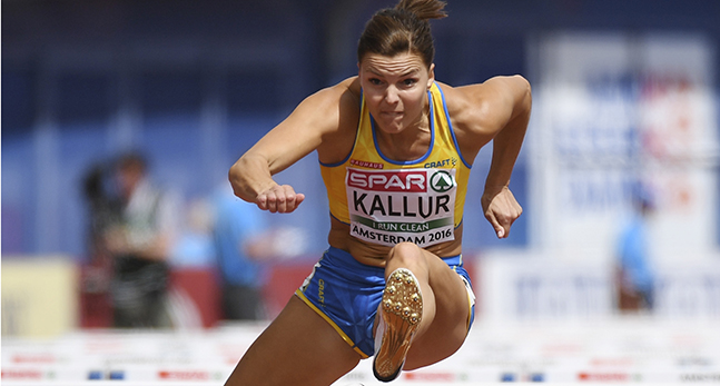 Susanna Kallur hoppar över ett hinder