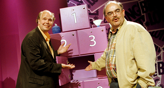Lasse Kronér och Leif Loket Olsson i Bingolottos studio.