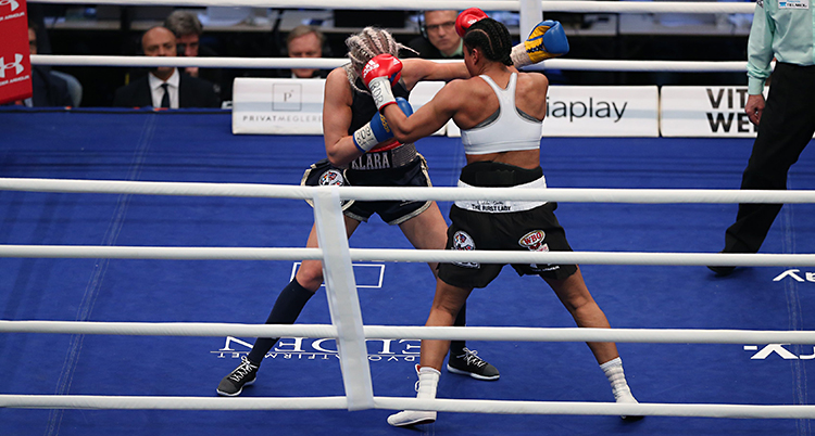 Cecilia Braekhus och Klara Svensson