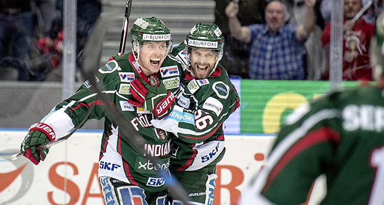 Frölundas spelare jublar