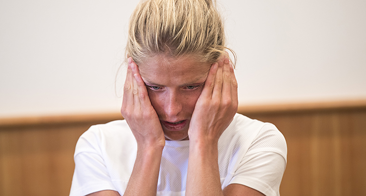 Therese Johaug gråter.