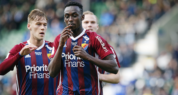 Djurgårdens spelare firar ett mål