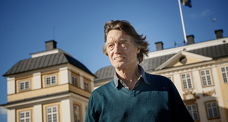 Johannes Brost utomhus en sommardag.